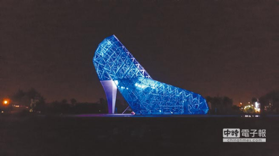 台湾“高跟鞋教堂”引争议:拍照、打卡...然后呢？