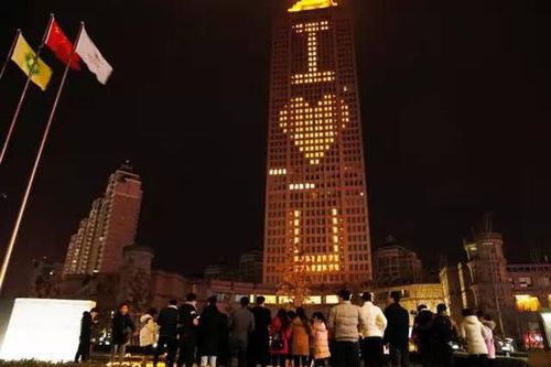 84岁老人包下整楼示爱老伴