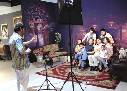 和父母照张全家福 和父母照张全家福