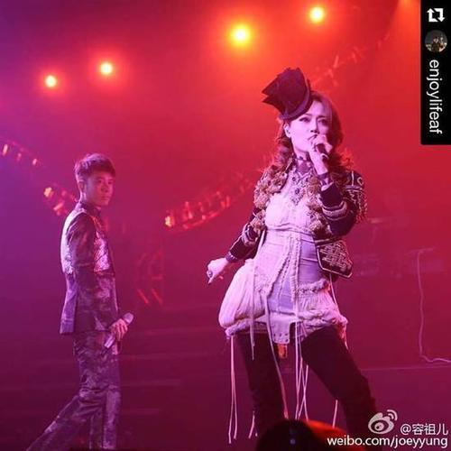 容祖儿在好友李克勤劝说下，确定参战《歌手4》。（取自容祖儿微博）