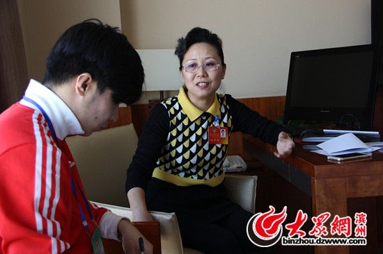 政协委员侯学锋接受大众网记者采访