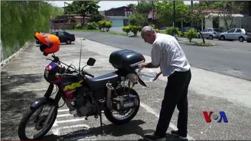 图片来源：美国之音电台网站视频截图