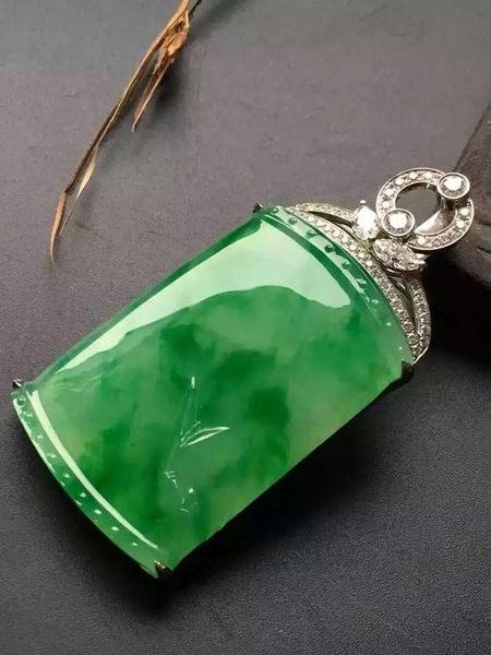 【鉴赏】学会“五看”，识别真翡翠并不难！