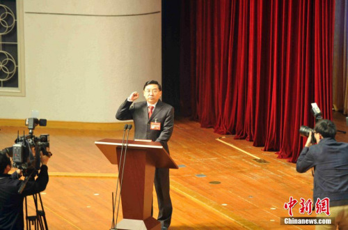 1月15日，在福建省第十二届人民代表大会第四次会议上，于伟国当选为新一任福建省人民政府省长。张斌 摄