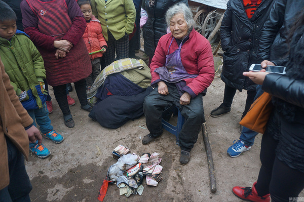 四川一民房火灾5