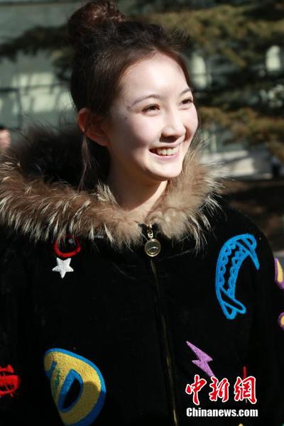 北影复试女生展示高难度舞姿 各款萝莉卖萌抢镜4