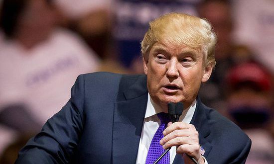 特朗普曾被指控在20世纪90年代初期对一名女子进行性骚扰，并试图强奸该女子。网页截图