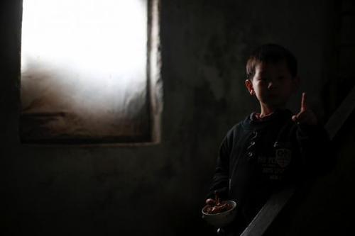 只有4万余人的大浦镇，血铅超标的儿童数量竟超过300人。 杨一 澎湃资料