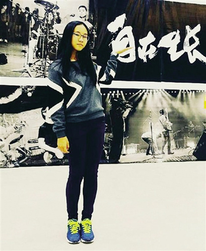 窦唯与高原14岁女儿近照曝光长相与窦靖童神似（图）