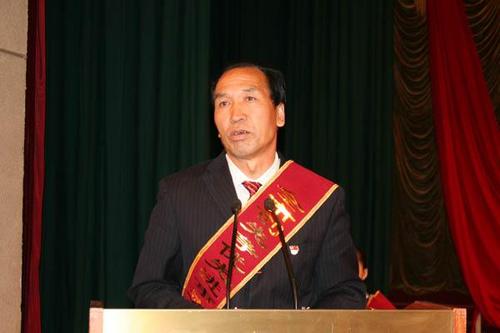 副镇长篡改年龄被免职