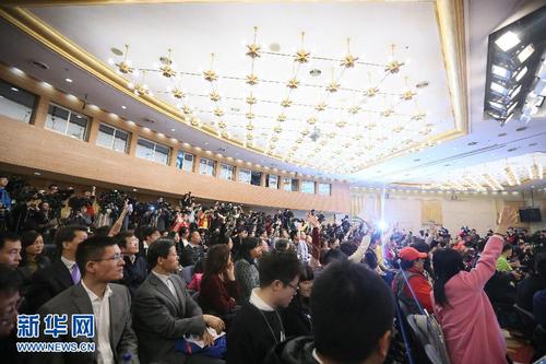 （两会）（2）直面热点　“干货”不断——十二届全国人大三次会议组织十数场记者会回眸