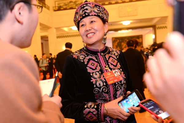 海丽曼委员接受采访A