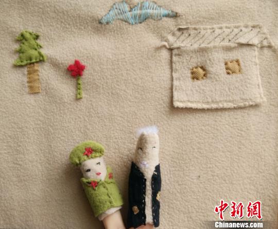 学雷锋日：常州女大学生编排“雷锋Q萌指偶剧”