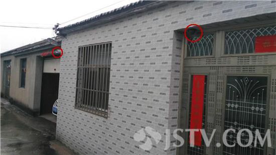 兄弟不和互装监控监视对方 不断升级装备(图)