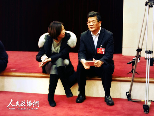 640481656991001328 拷贝