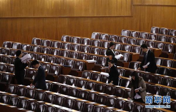 全国政协十二届四次会议举行第三次全体会议2