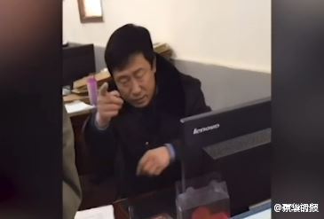 曝公务员喝酒辱骂举报者:再来告状我就打你(图)