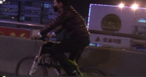 以为晚上交警都下班