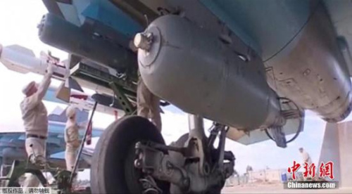 资料图：当地时间2015年11月30日，俄罗斯国防部发布视频显示，俄罗斯苏-34战斗机首次携带空对空导弹前往叙利亚执行军事任务。