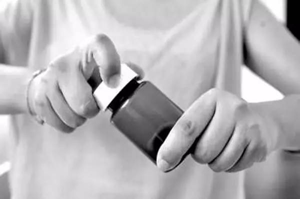 姐妹俩误食止泻药 3岁妹妹吞食5片后身亡