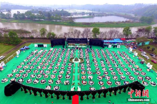 富二代办豪华婚礼 如此高大上的婚礼在四川十分少见