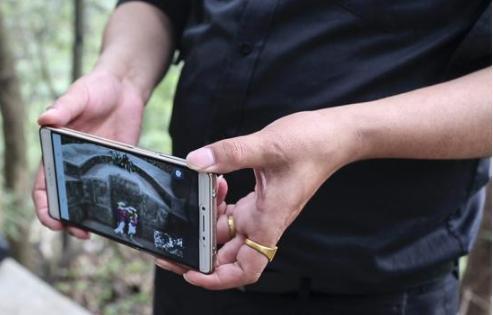 代扫墓者拒代哭代跪