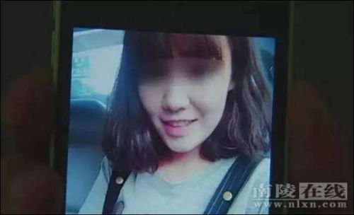 女大学生与两学弟开房后坠亡