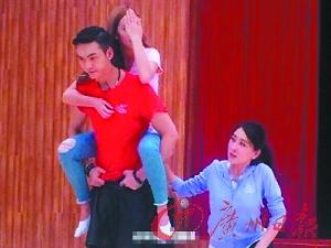 细节处见修养，“爱豆”们都做到了吗？