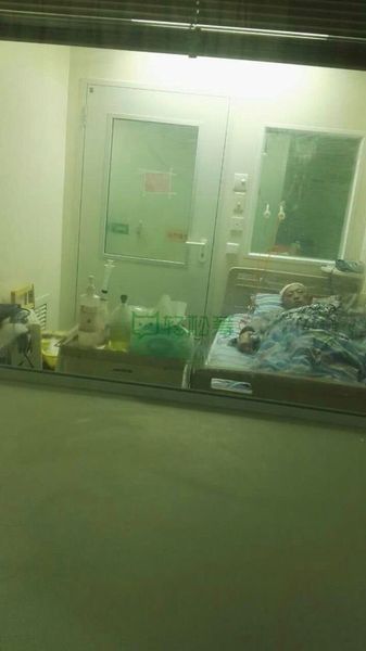 19岁男孩放弃高考 捐骨髓救父亲