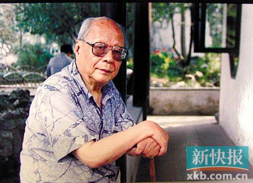 简介 王季迁(1907-2003) 又名王己千。由于嫌“季迁”笔划太多,改为“己千”,取“人十之,己千之”之意。他称:“别人学十次就会的东西,我要学一千次,因我的天分没有别人高”。1907年生于苏州,早年师从收藏家兼画家吴湖帆,晚年定居美国。他的藏品涵盖宋、元、明、清历代珍品。晚年,王季迁将大量藏画卖给美国纽约大都会博物馆,由此毁誉不一。