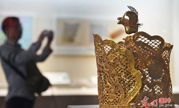 丝绸之路文物精品展在洛阳开展2