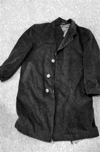 老公藏万元在旧大衣