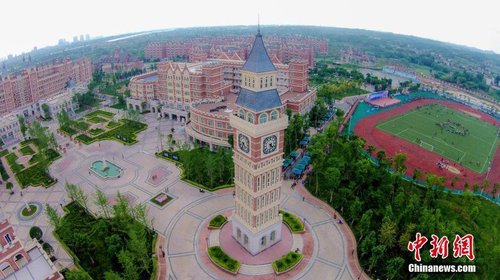图为学校内景。
