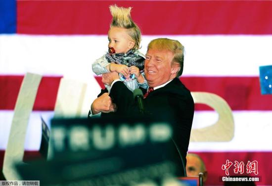 当地时间3月4日，美国共和党总统候选人特朗普在路易斯安那州新奥尔良参加竞选集会。