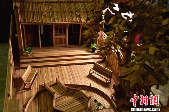 竹签版“春秋祠”。　苏忠国　摄