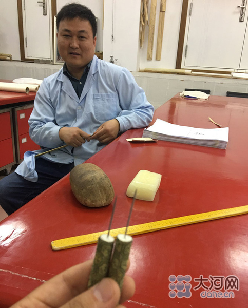 新青年之给古字画“洗澡”的“80后”：每日都如履薄冰