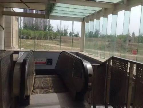 北京最荒凉地铁站