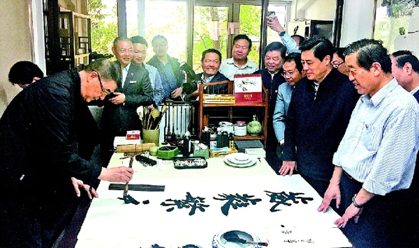 让中华民族精神的大厦巍然耸立