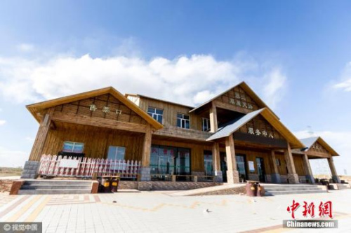 2016年5月3日，河北省张家口张北县，草原天路西口售票、检票基础设施基本完工。