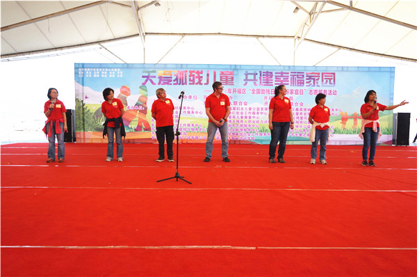 共有7位国际志愿者来到活动现场，他们的温暖互动让现场高潮不断。