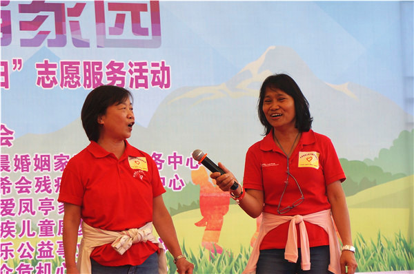 国际志愿者多年来一直在助残事业中默默奉献，他们从这份公益事业中收获了快乐和成就感。