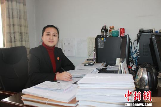 访河北一基层女法官：坚守18年诠释“最美”（图）