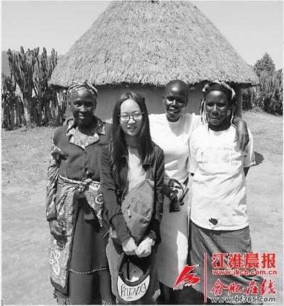 姚轶凡参加志愿活动。