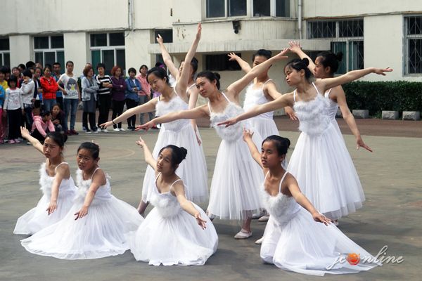 市慈善总会走进市特殊教育学校爱心助残2