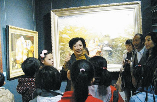 李铁军为观众讲解