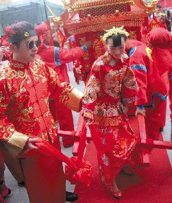 一天时间，“八抬大轿”引发近10万点击