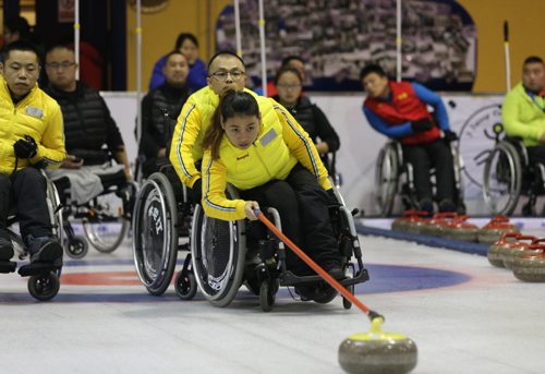 　图为全国残疾人冰壶锦标赛比赛现场