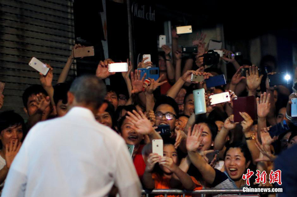 奥巴马溜到越南平民食店吃米粉3