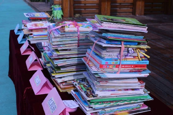 打包好的童书，即将被日夜兼程运往甘肃。