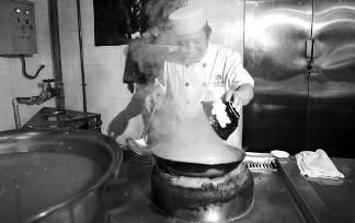 西安发布牛羊肉泡馍、葫芦头泡馍、肉夹馍、蓝田荞面饸饹、Biangbiang面等5种地方小吃制作技术规范